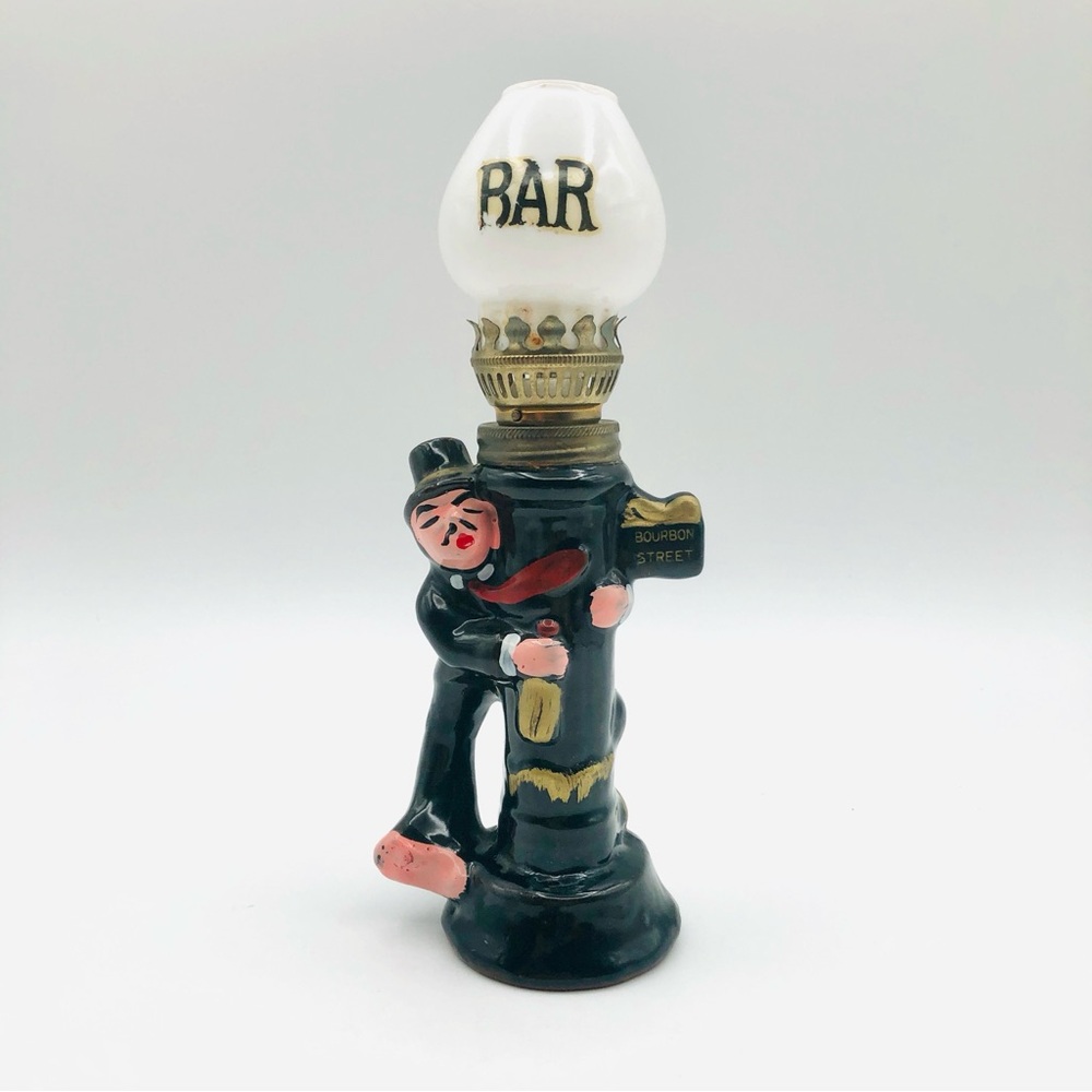 Vintage Drunk on Lamppost Oil Lamp